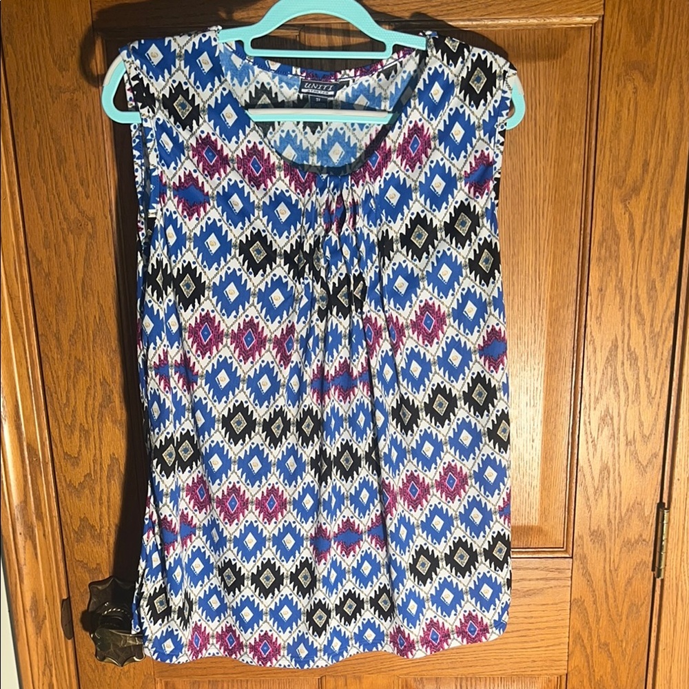 Sleeveless Blue and Black Patterned Top